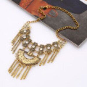 #027 Vintage Carved Alloy Short Tassel Necklace With Diamonds